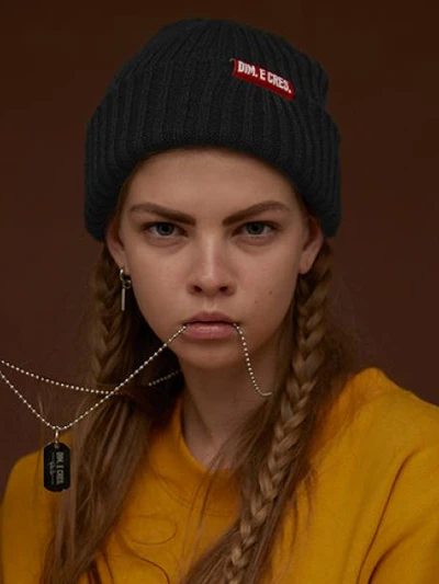 DIM. LABEL BEANIE_CHARCOAL