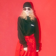 BASIC SMALL LOGO SWEATSHIRT-BK