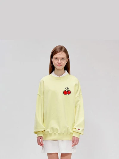 HEART CHERRY SWEATSHIRT IS [YELLOW]