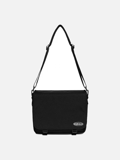 MESSENGER BAG IS [BLACK]