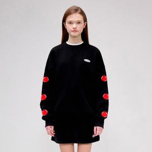 MIDDLE CHERRY SWEATSHIRT IS [BLACK]