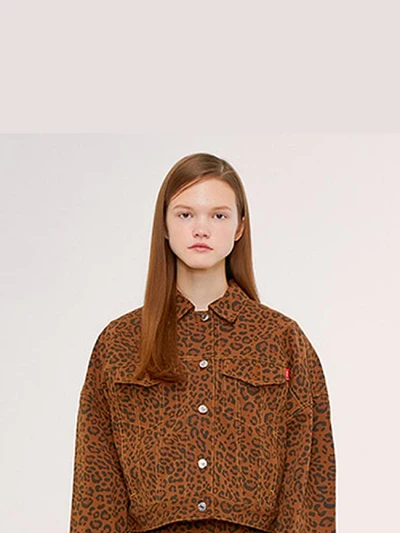 TRUCKER JACKET IS [LEOPARD]