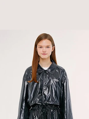 COACH SHORT JACKET IS [BLACK]