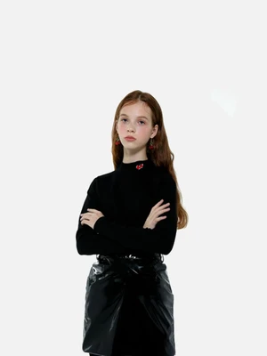 SMALL CHERRY TURTLENECK IA [BLACK]