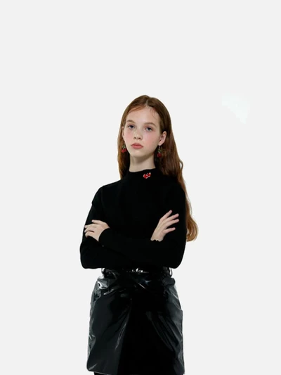 SMALL CHERRY TURTLENECK IA [BLACK]